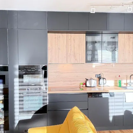 Elegancy, Technology And Private Garden In Downtown *