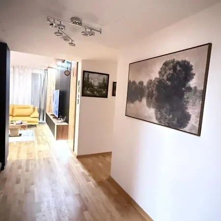 Lägenhet Elegancy, Technology And Private Garden In Downtown