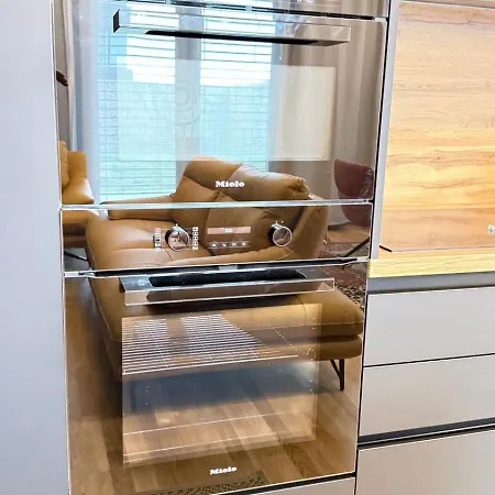 Elegancy, Technology And Private Garden In Downtown Lägenhet Bratislava